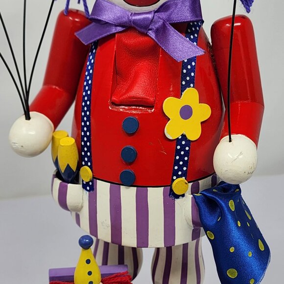 Buster The Clown 1998 15" Nutcracker Figurine With Balloons Vintage As Is - Picture 11 of 14